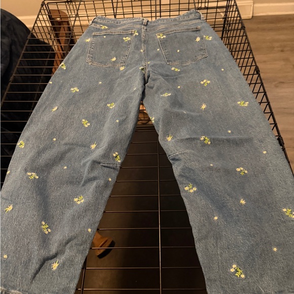 Straight-Leg Light Blue Jeans with Yellow Floral Embroidery - Picture 2 of 4